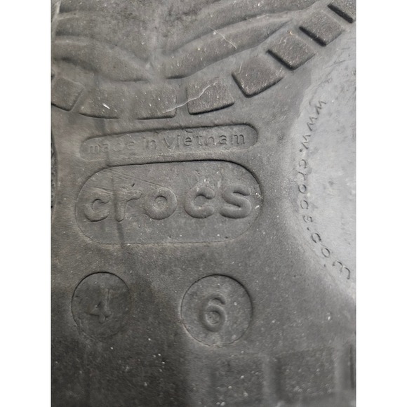 Crocs Classic Clog Black Slip On Water Shoes Mens 4 Womens 6 10001-001 - Picture 5 of 6